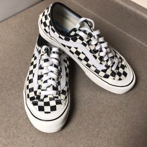 VANS STYLE 36 DECON  BLACK & WHITE CHECKERED 8.5